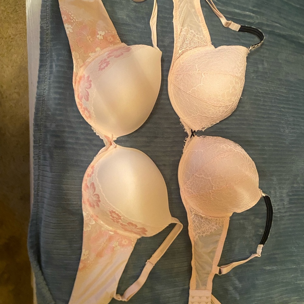 2 VS bras 38DDD -F